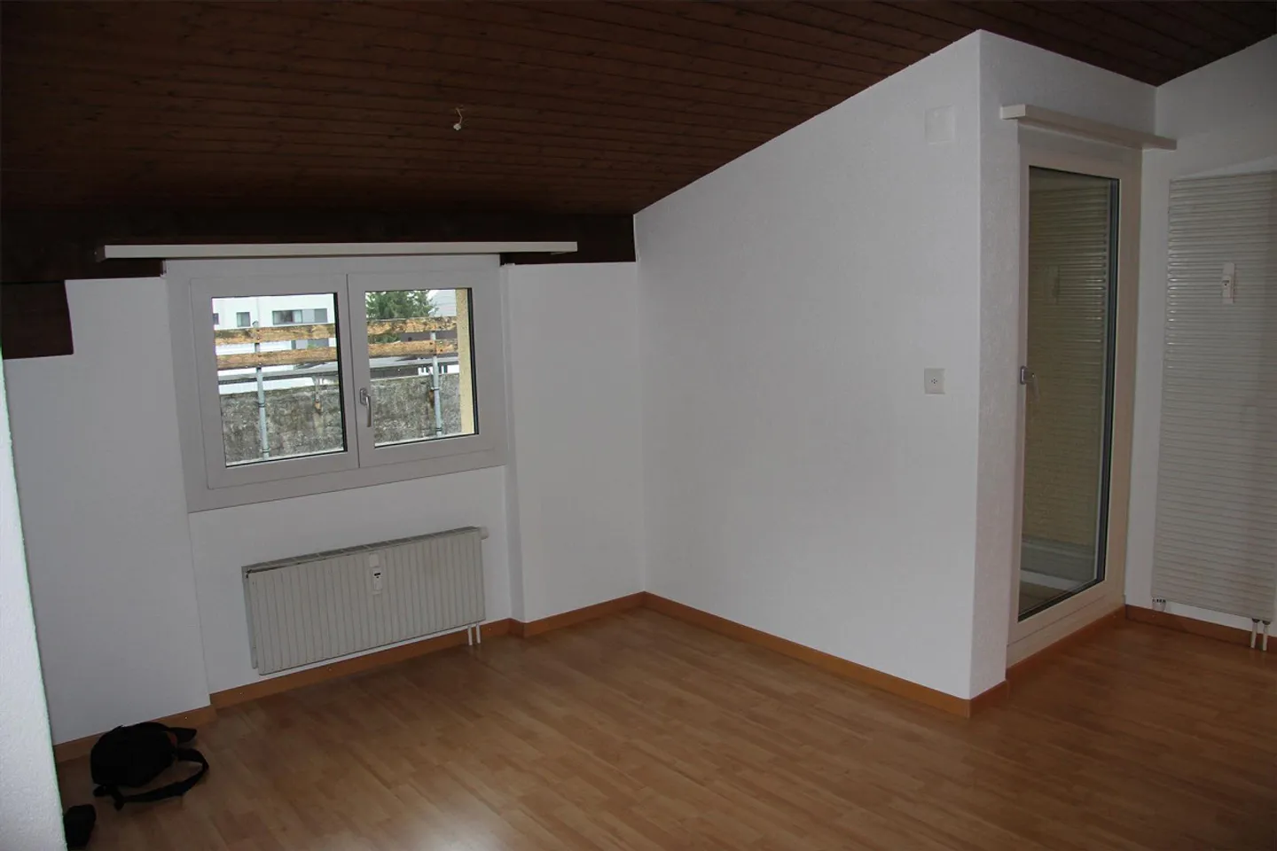 2 1/2 Room Apartment - Photo 3 of 9