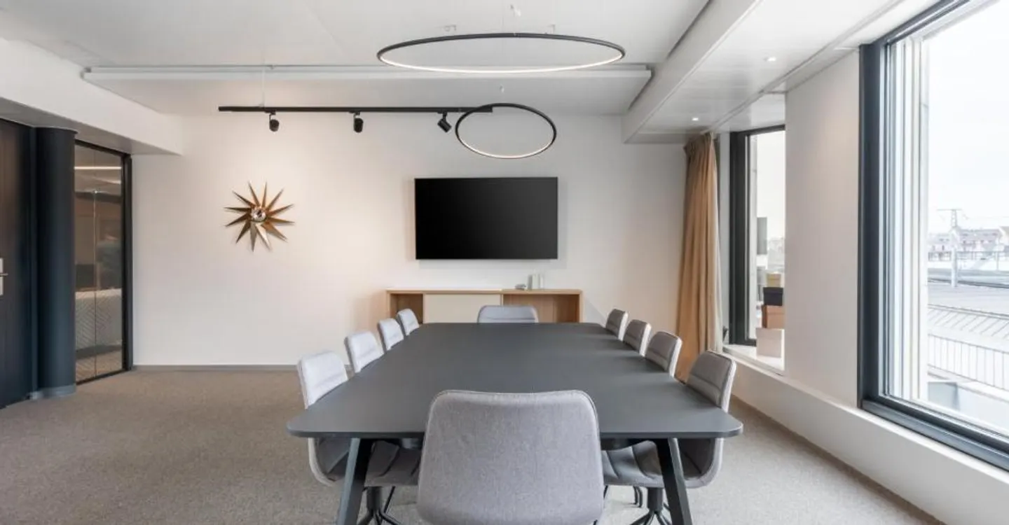 Bureau de coworking moderne - Photo 4 sur 6