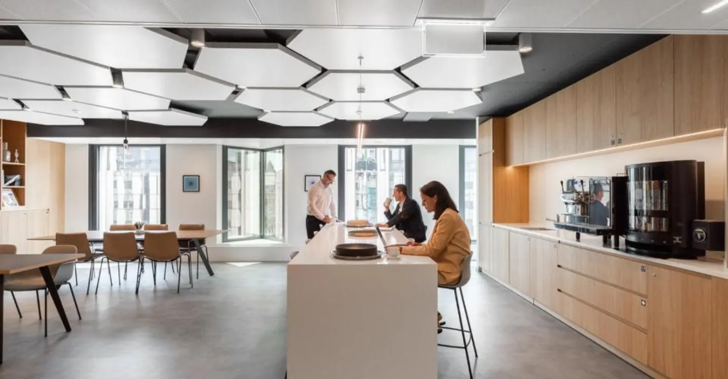 Bureau de coworking moderne - Photo 5 sur 6