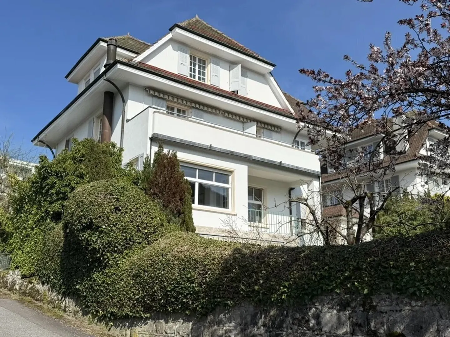 Exceptional House in Lausanne - Photo 3 of 13