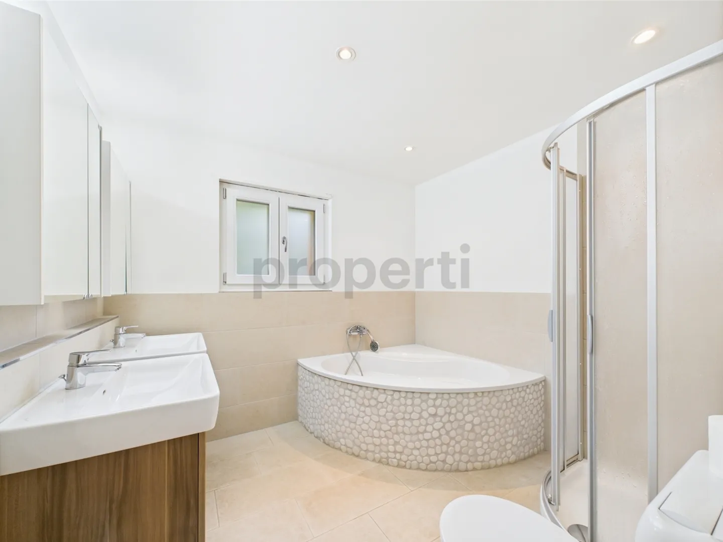 Outstanding 7.5-room single-family house in Reigoldswil, Canton BL - Photo 2 of 9