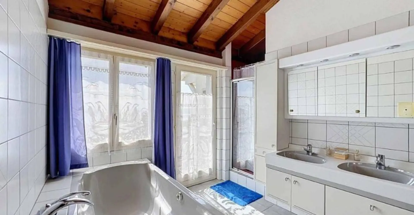 Einfamilienhaus mit 4,5 Zimmern, Terrasse und unabhängigem Studio - Foto 9 von 12