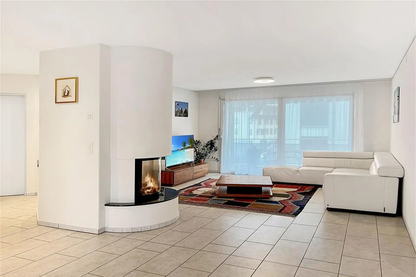 Moderno appartamento di 4½ locali con balcone in posizione centrale e tranquilla - Foto 2 di 4