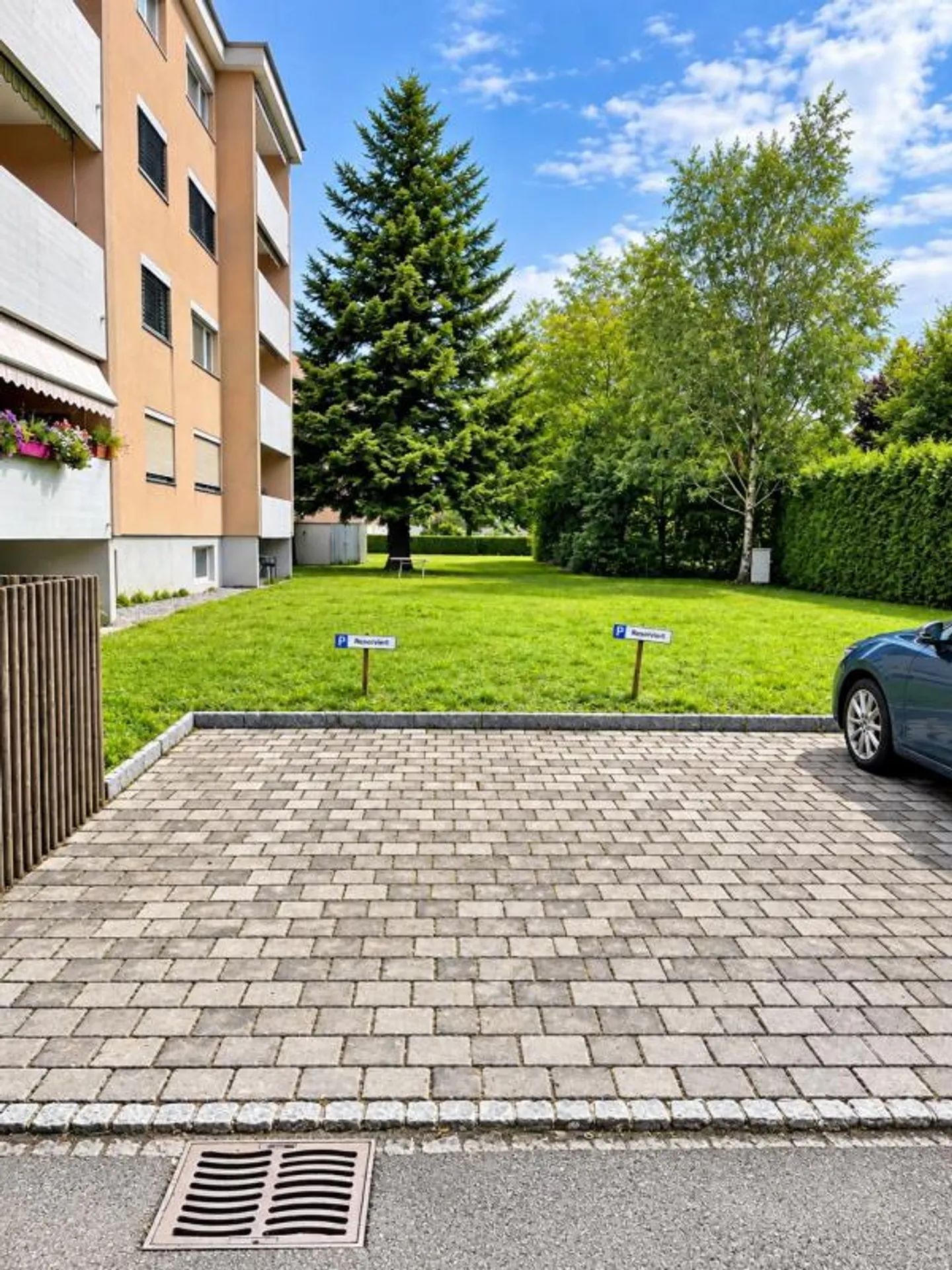Erschwinglicher Parkplatz - Foto 2 von 2