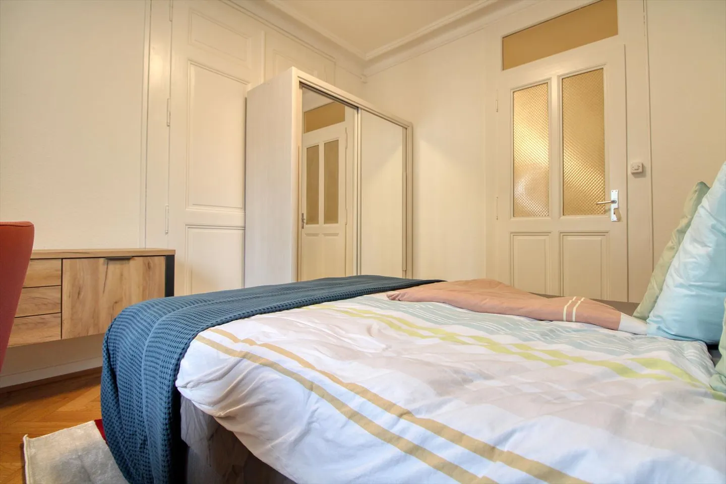 Magnificent furnished apartment in shared accommodation, city center of Geneva - Photo 9 of 16