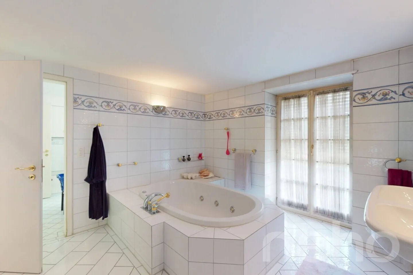 Ampia casa unifamiliare in posizione privilegiata - Foto 10 di 13