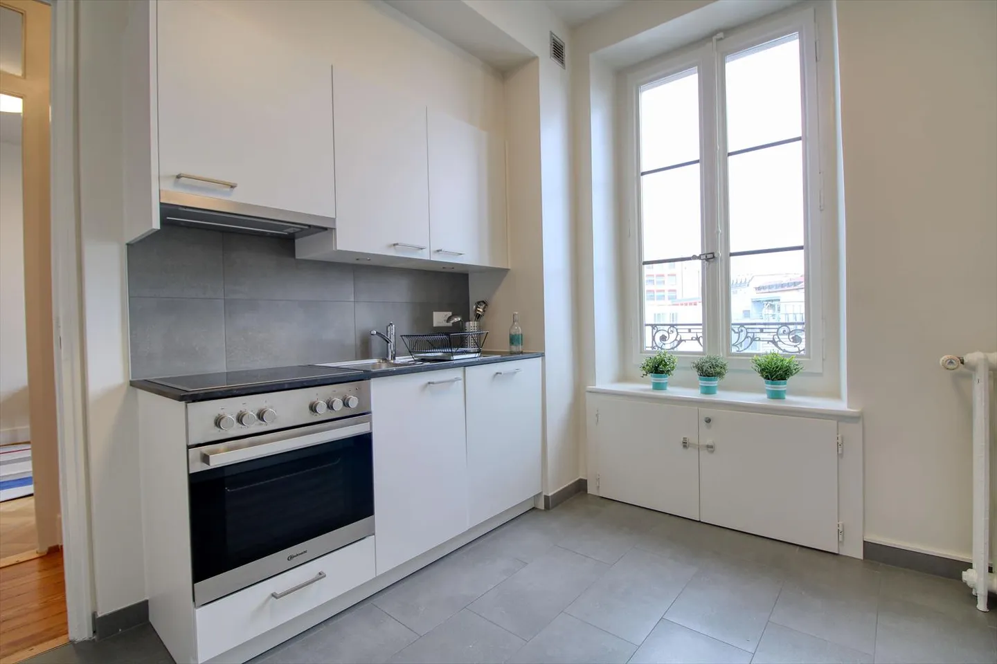 Magnificent furnished apartment in shared accommodation, city center of Geneva - Photo 11 of 16