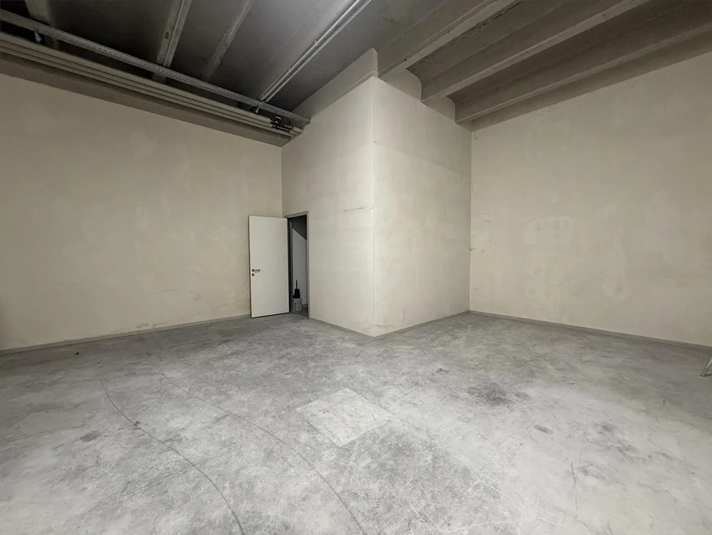 41 m² Lagerraum zu vermieten in Mendrisio mit Hebebühne - Foto 3 von 9