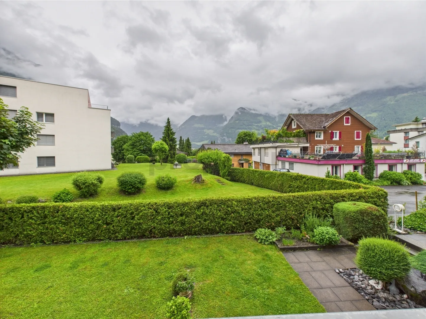 Attraktive Kapitalanlage mit Mieter - 3.5 Zimmer Wohnung mit Bergblick &amp; Garagebox - Foto 11 von 12