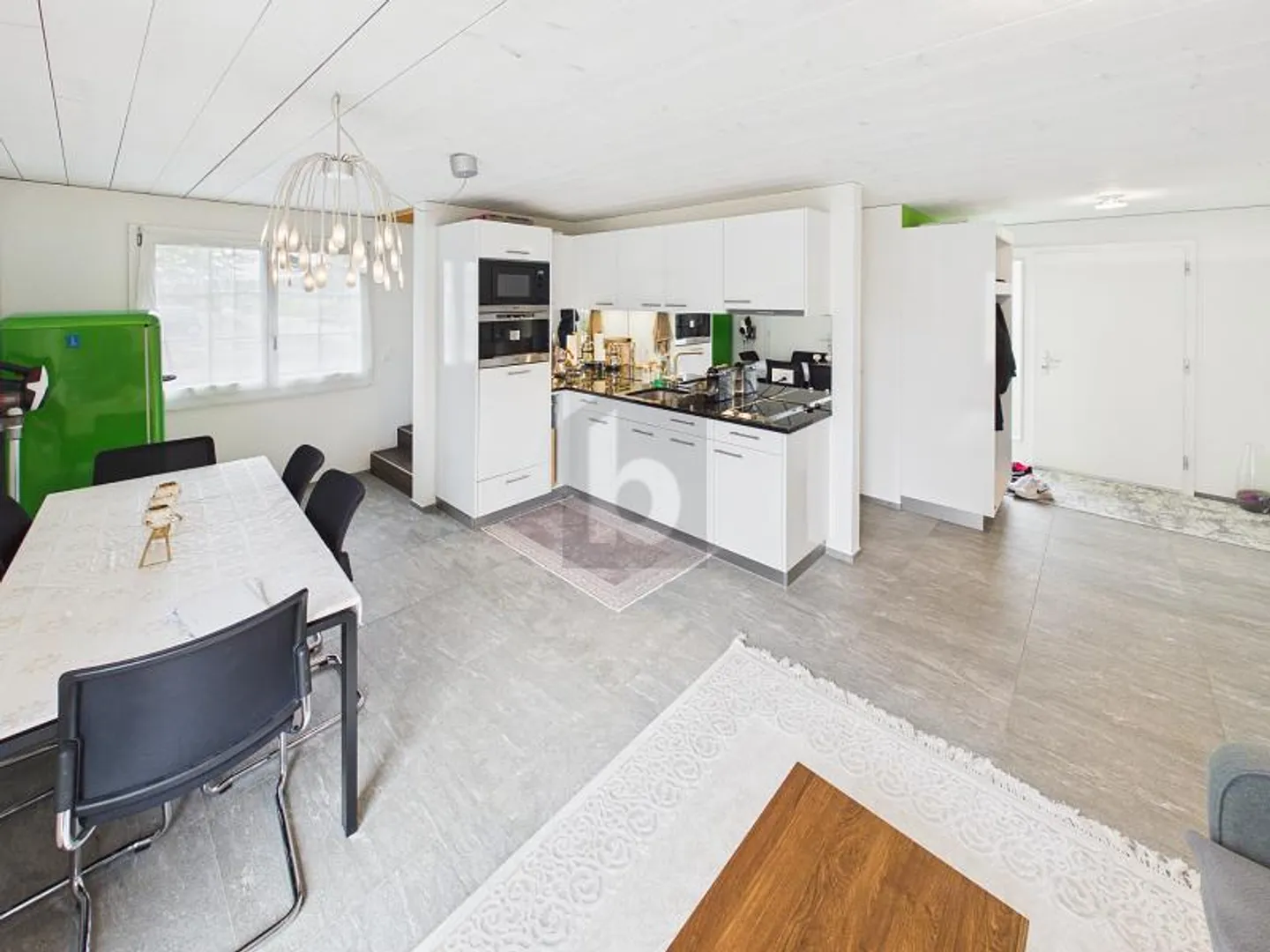 Modernes Familienhaus in Natur - Foto 1 von 6