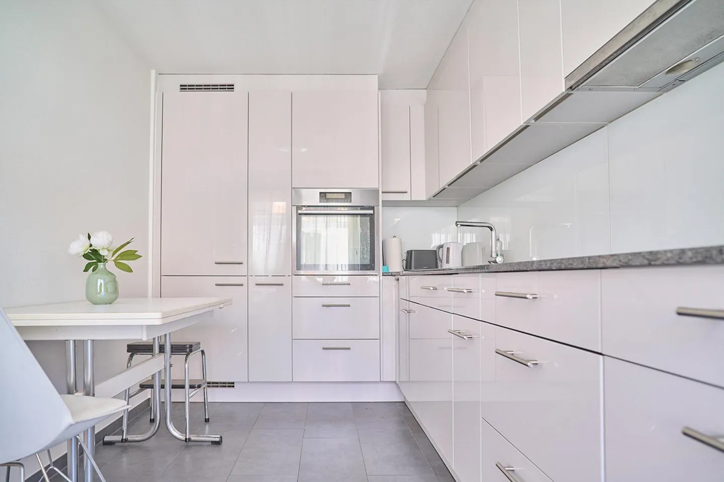3.0 Room Apartment in Basel - Photo 2 of 9