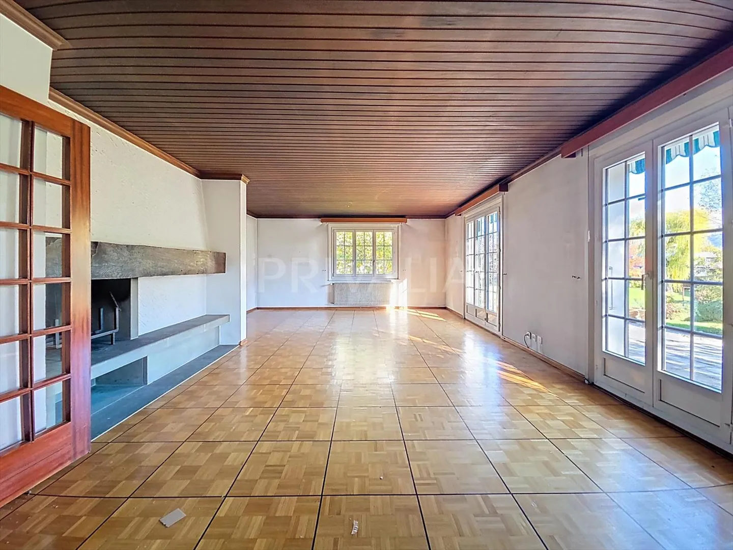 6-room house - Photo 3 of 10