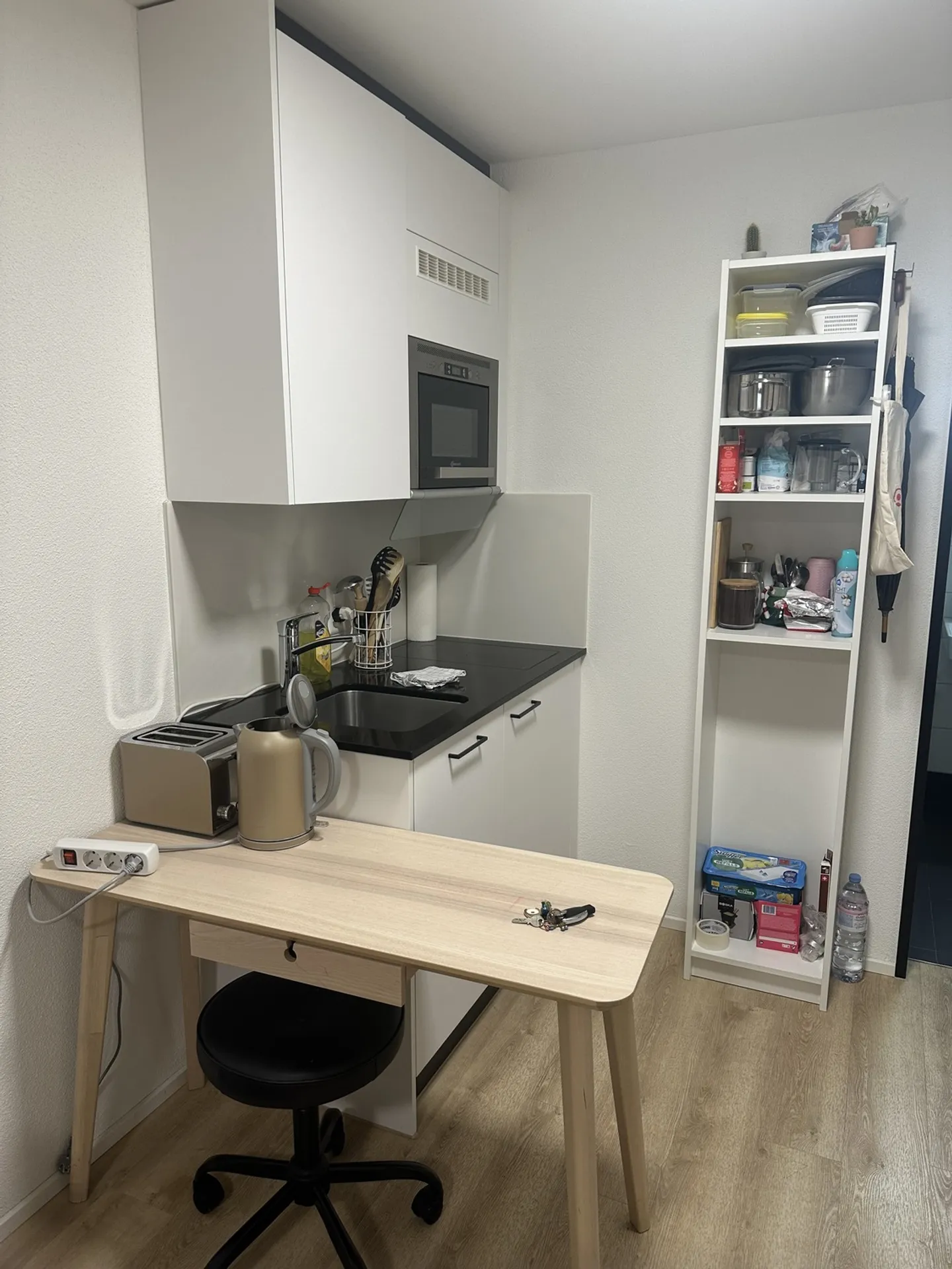 STUDIO IN ZÜRICH - KREIS 1, MÖBLIERT, TEMPORÄR - Foto 2 von 4