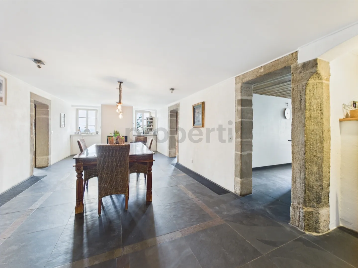 Unique opportunity in Correvon, VD canton: Charming farmhouse dating from 1820 with 8.5 rooms - Photo 5 of 13