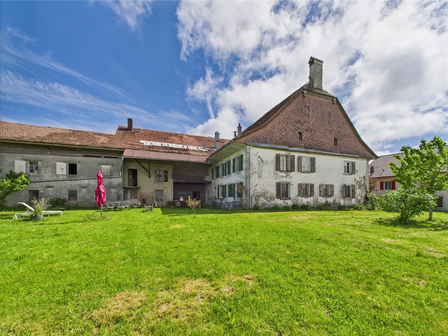 Unique opportunity in Correvon, VD canton: Charming farmhouse dating from 1820 with 8.5 rooms - Photo 11 of 13