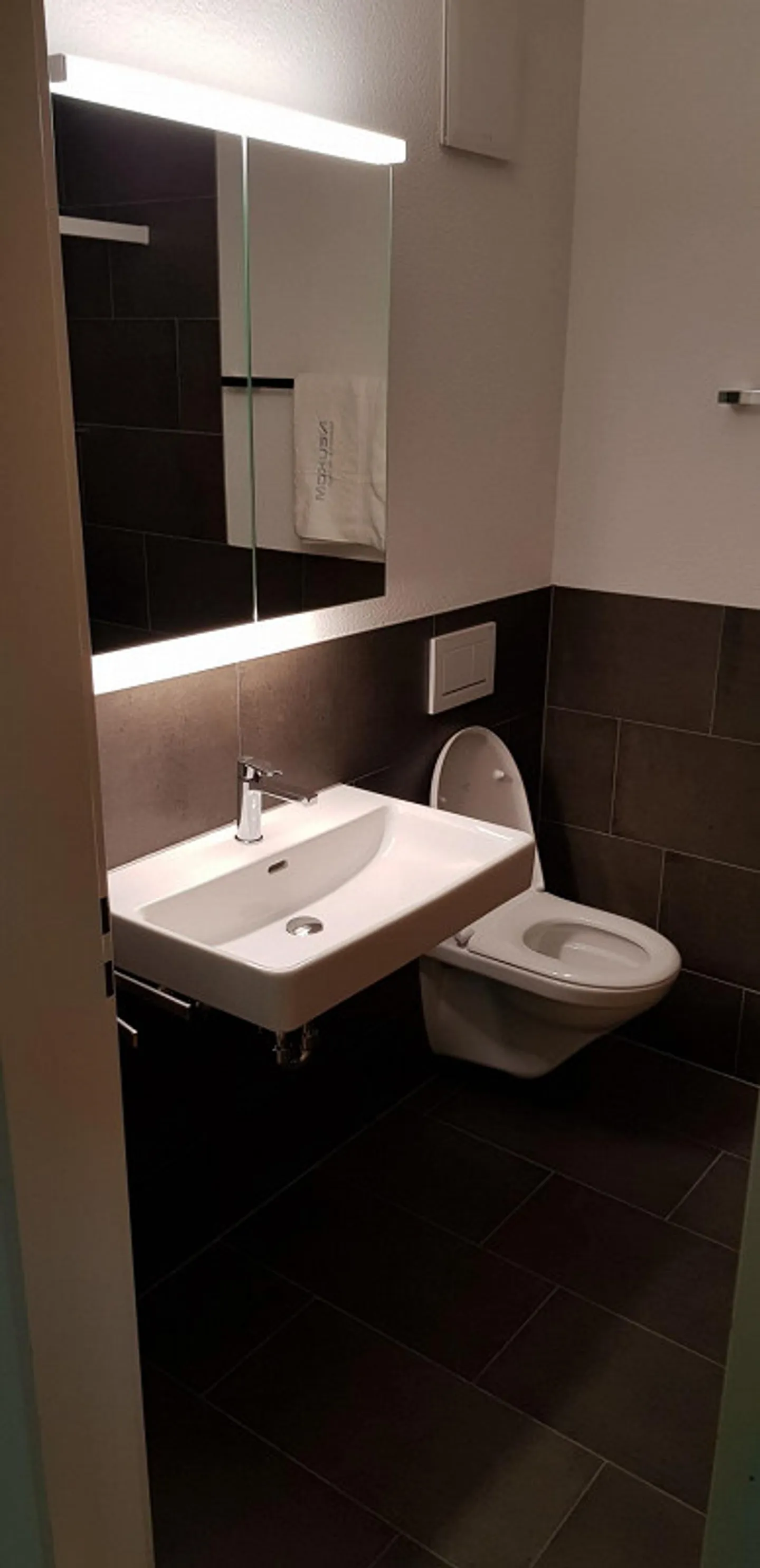 Vivre avec caractère : Plan d'étage spécial et coin salon confortable - Photo 5 sur 7