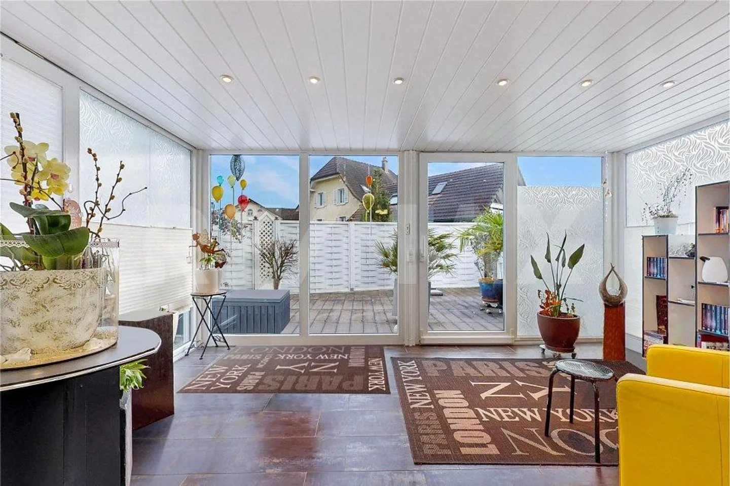 150+ m² living space, hobby room, winter garden, carport, garages for m... - Photo 6 of 13