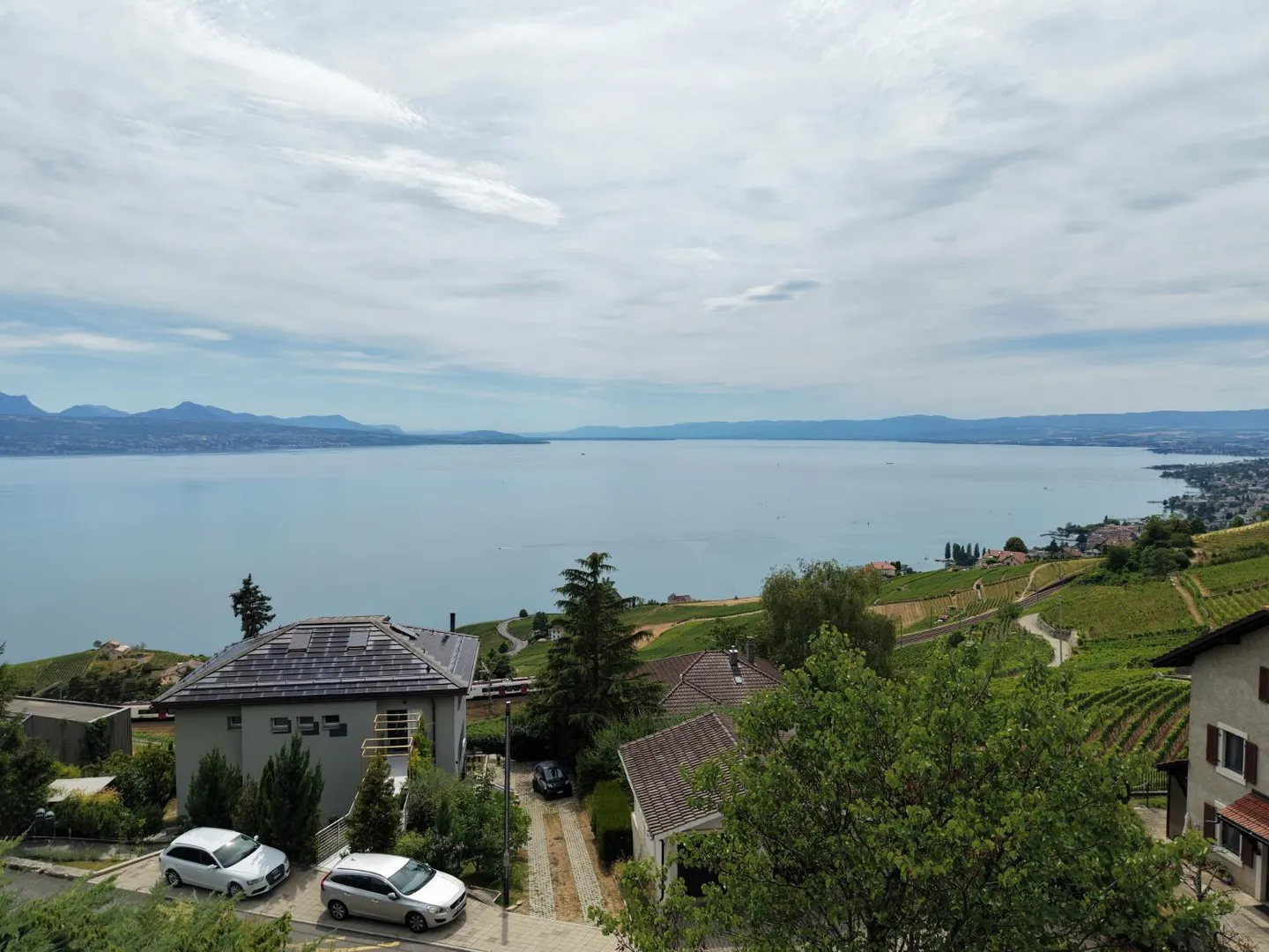 Außergewöhnliche Aussicht: Haus mit 2 Wohnungen - Foto 1 von 13