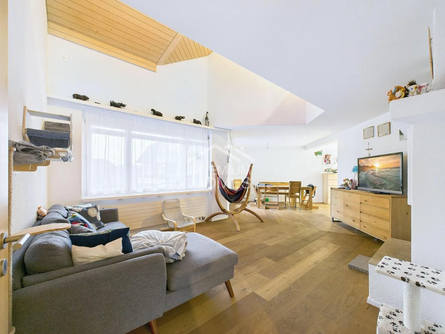 NATURE, PEACE AND LIVING COMFORT COMBINED IN BÜRGLEN - Photo 1 of 8