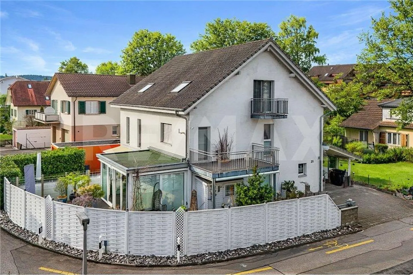 150+ m² living space, hobby room, winter garden, carport, garages for m... - Photo 12 of 13