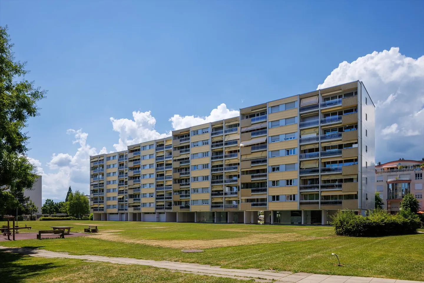 Individual Garage - Photo 4 of 5