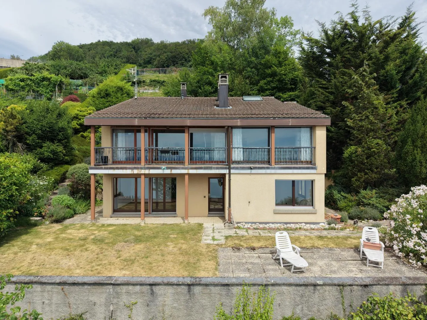 Außergewöhnliche Aussicht: Haus mit 2 Wohnungen - Foto 2 von 13