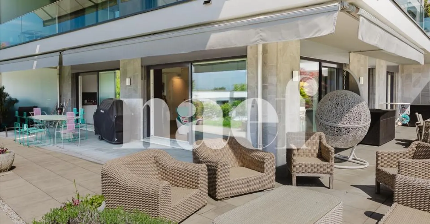 Moderno piano terra con splendida vista lago. - Foto 7 di 8