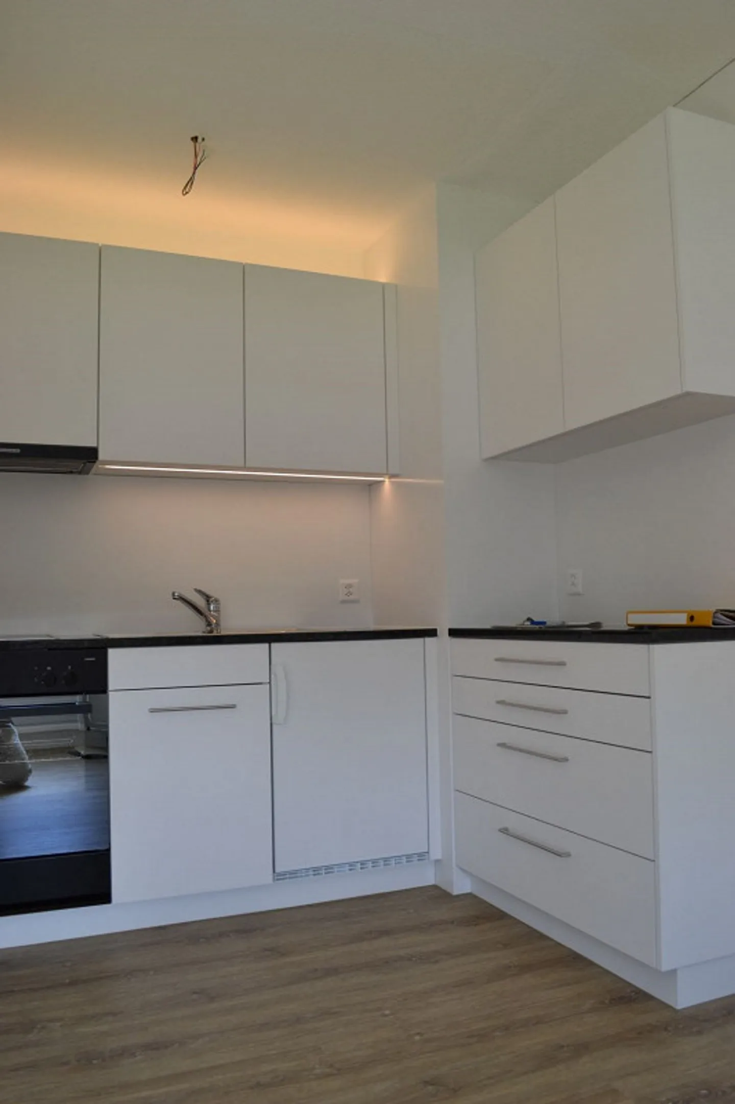 Appartement 2.5 pièces dans un quartier résidentiel calme - Photo 2 sur 5