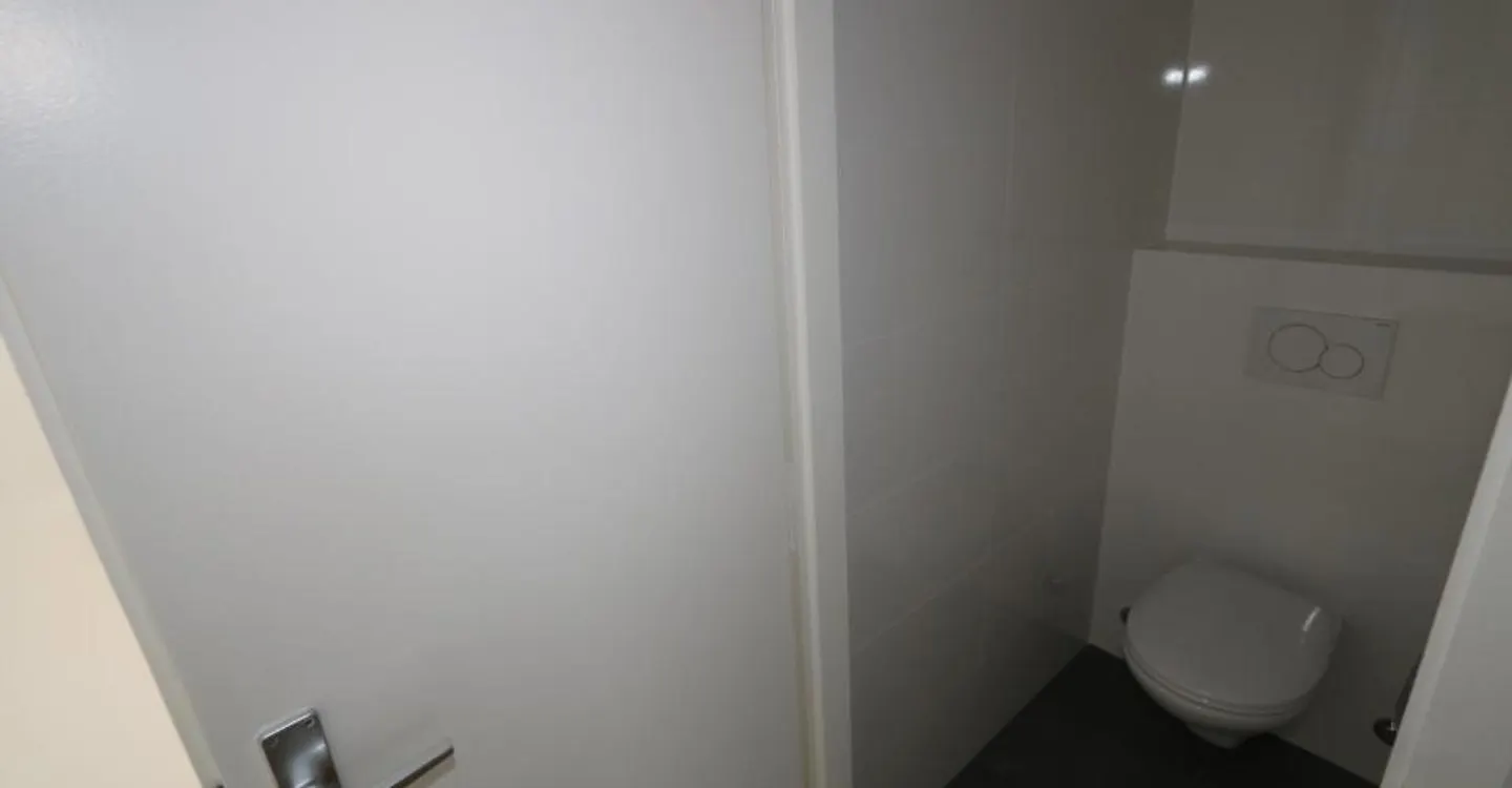 5-room crossing apartment with Loggia - Photo 9 of 14