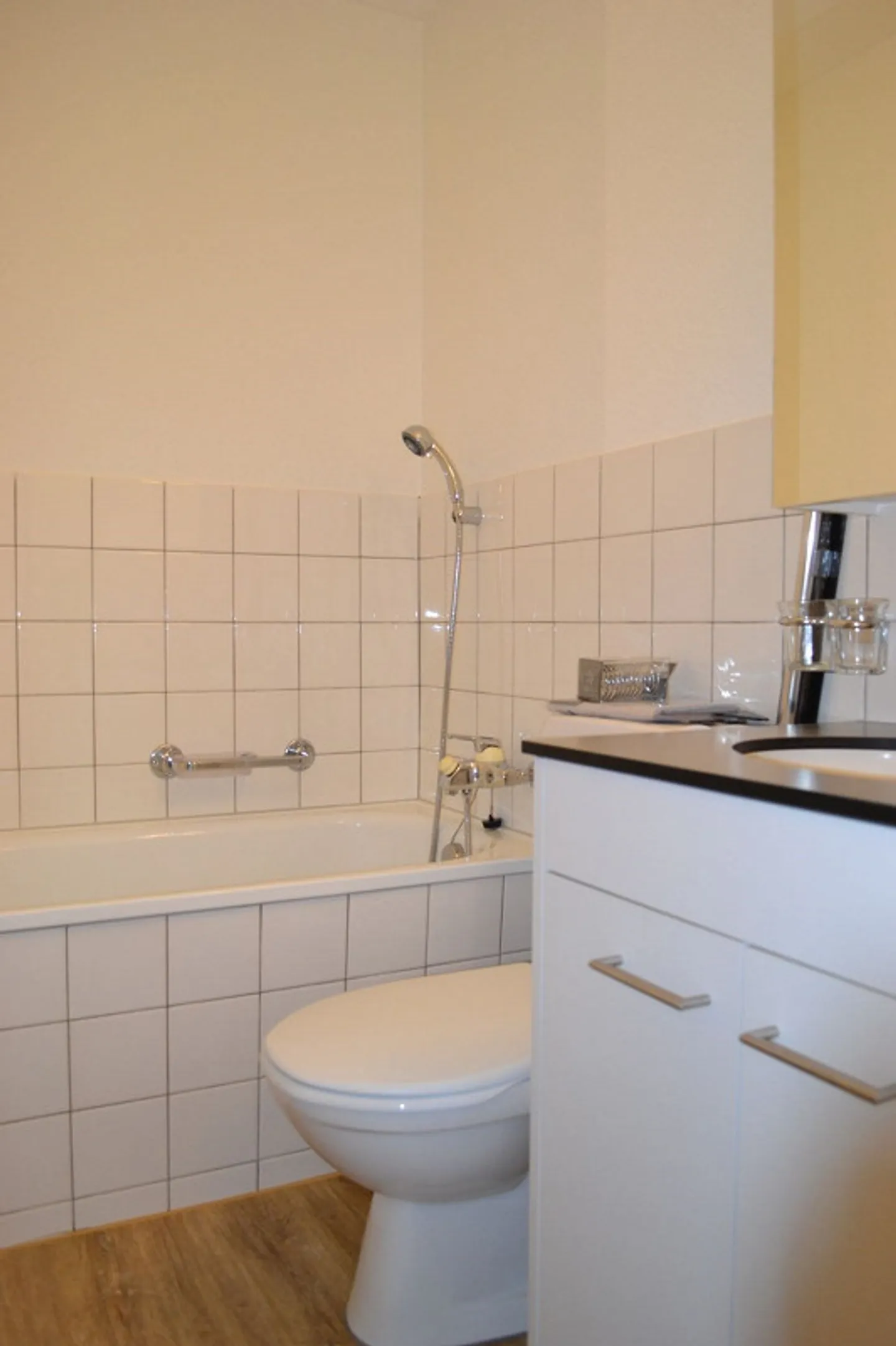 Appartement 2.5 pièces dans un quartier résidentiel calme - Photo 4 sur 5