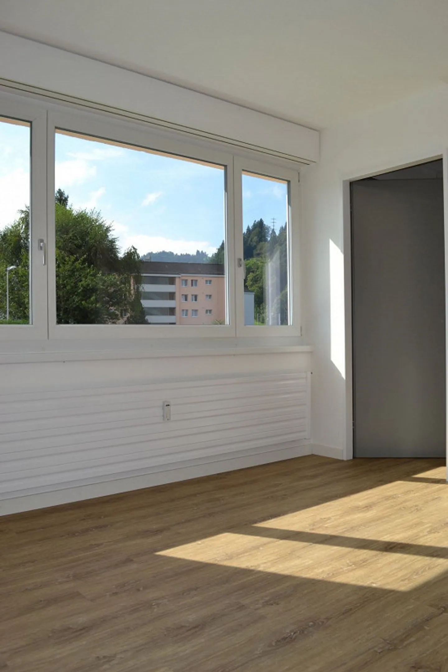 Appartement 2.5 pièces dans un quartier résidentiel calme - Photo 5 sur 5