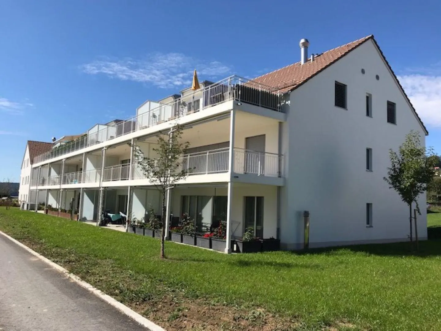 Appartamento moderno di 3,5 stanze in affitto a Schneisingen! - Foto 1 di 6