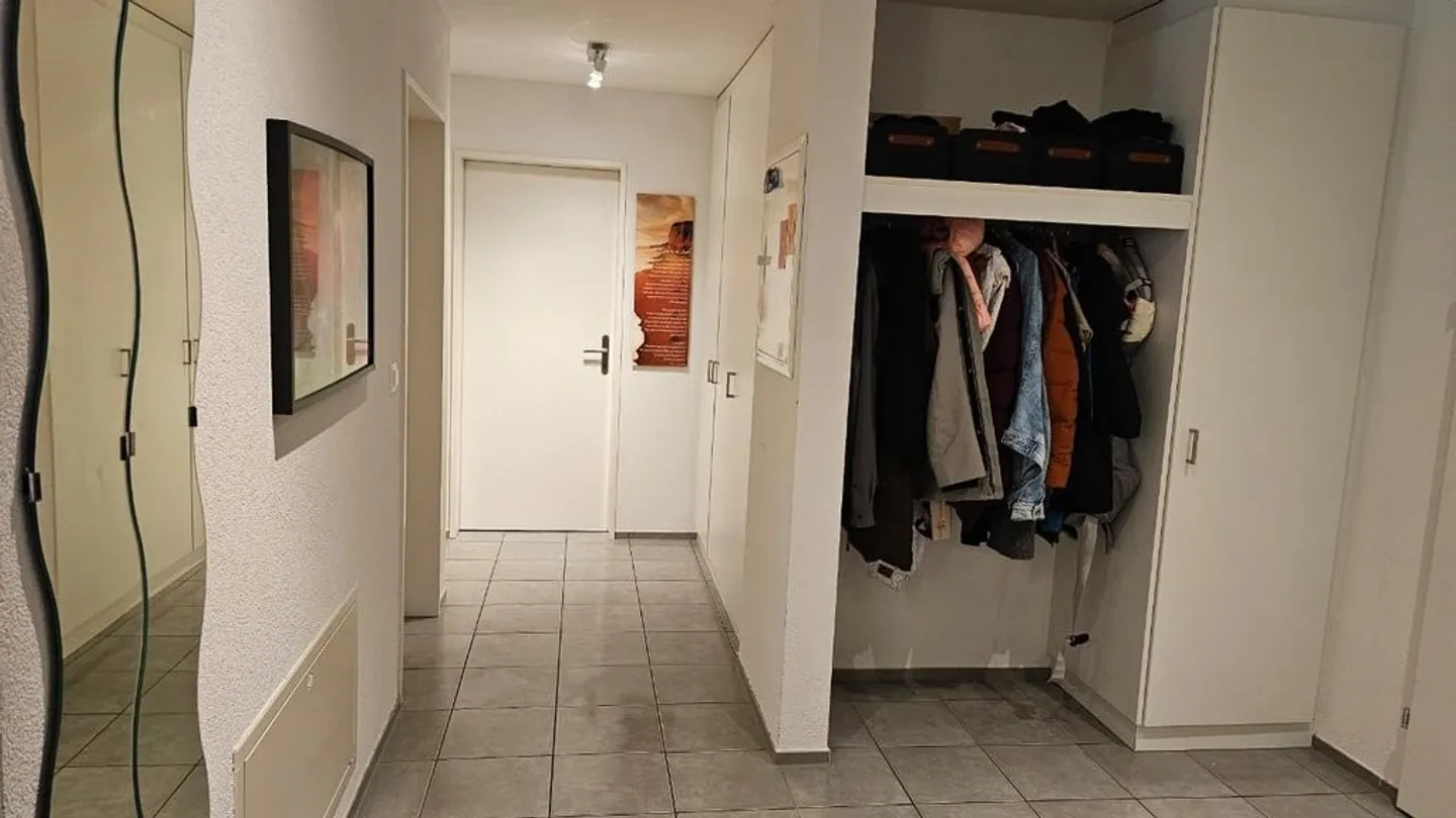 Ampio appartamento di 3,5 locali vicino al centro di Waldkirch - Foto 2 di 10