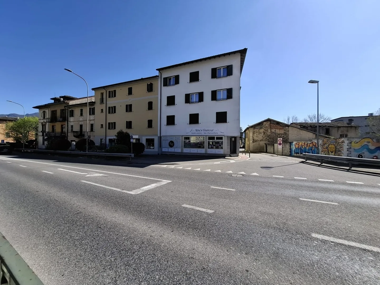 Fantastica proprietà a Magliaso, Canton Ticino - Stabile a reddito - Foto 4 di 5