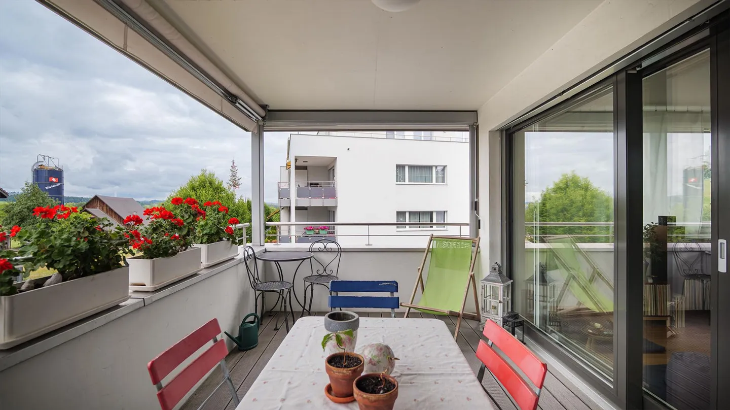 Ampio appartamento di 4,5 locali a Ruswil - Foto 3 di 9
