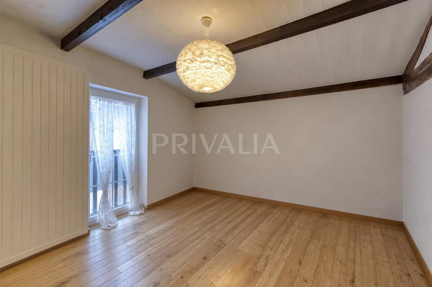 CASATAX: 150 m2 Triplex in the heart of the village of Sézegnin - Photo 4 of 7