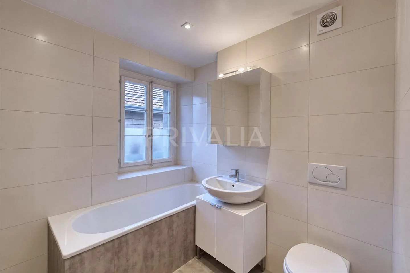 CASATAX: 150 m2 Triplex in the heart of the village of Sézegnin - Photo 6 of 7