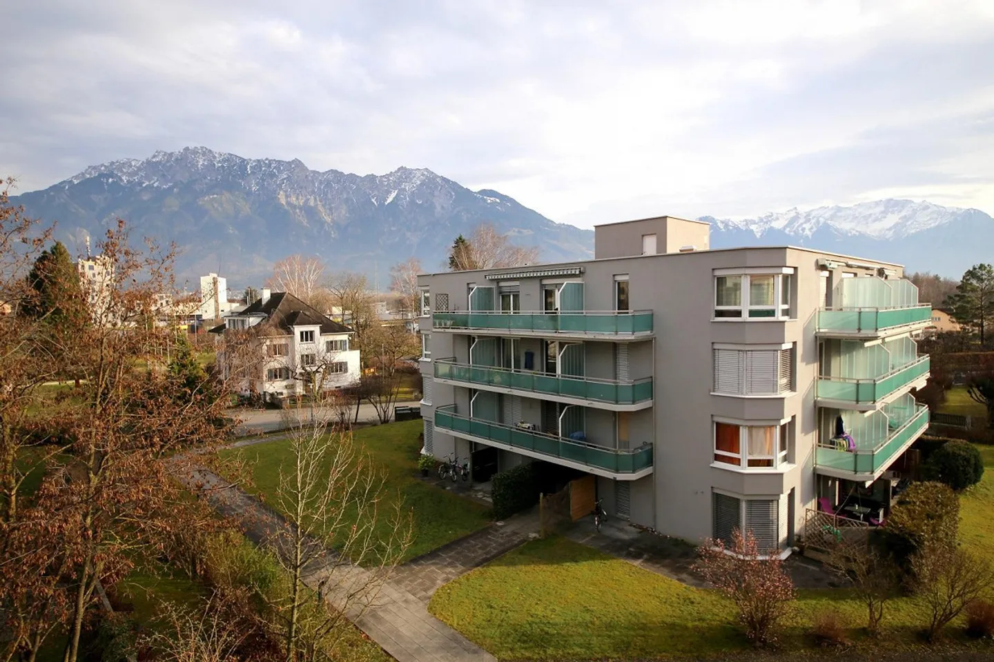 Charming Single Apartment! - Photo 1 of 5