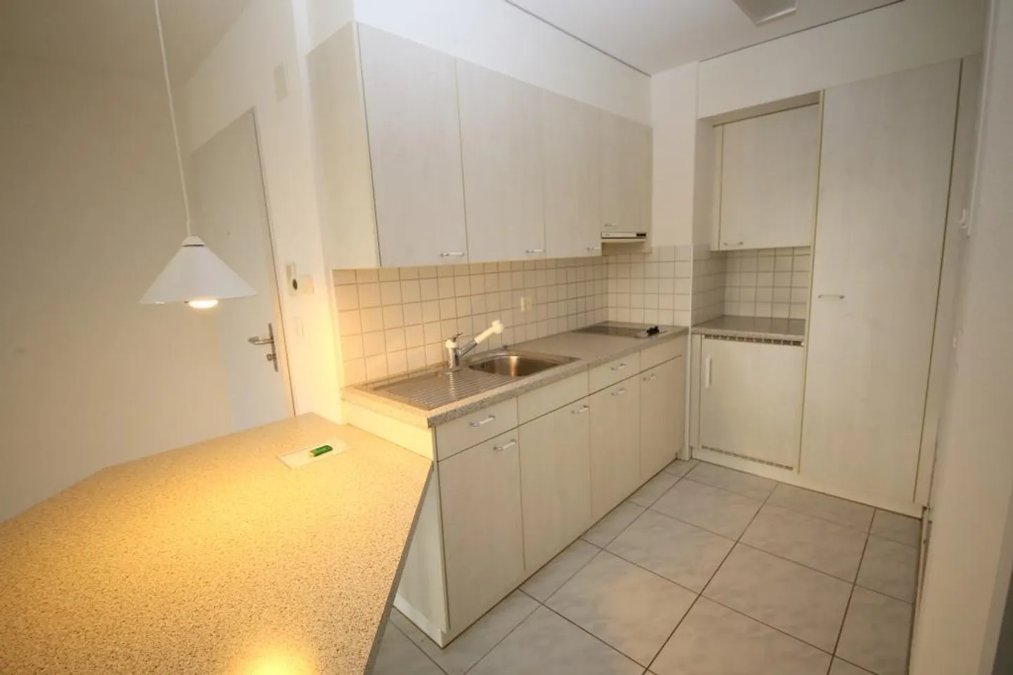 Charming Single Apartment! - Photo 2 of 5