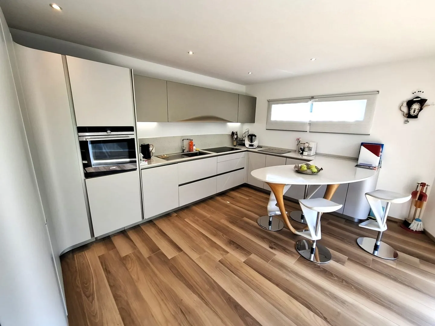 Casa unifamiliare a Giubiasco, Canton Ticino: un bagno di luce e vista mozzafiato - Foto 2 di 13