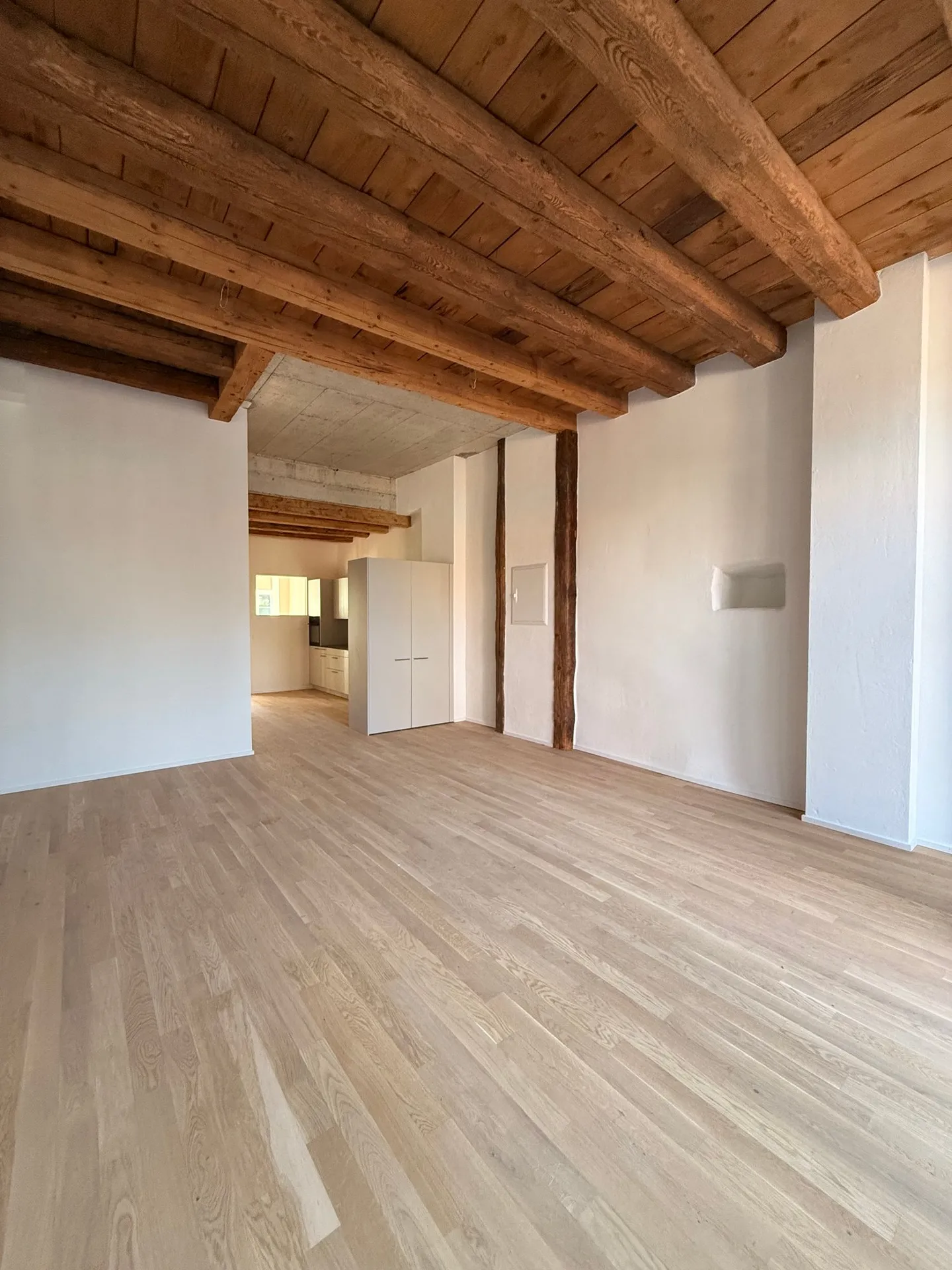 Vie exclusive avec caractère – Appartements entièrement rénovés dans une maison à colombages historique - Photo 2 sur 8