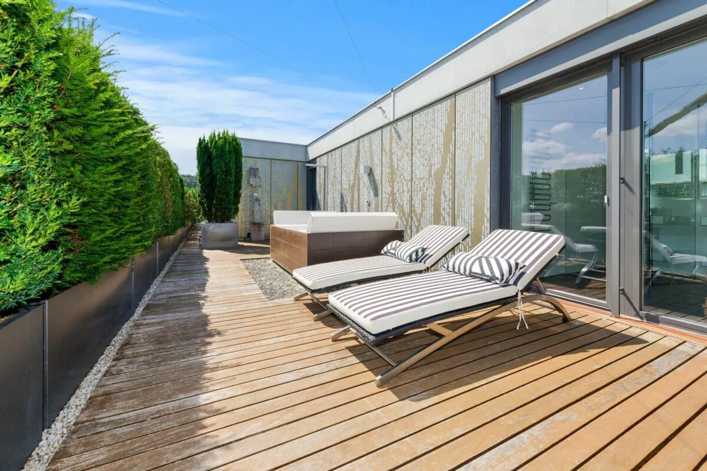 Grosszügige 3.5-Zimmer-Attikawohnung mit viel Privatsphäre - Foto 3 von 11