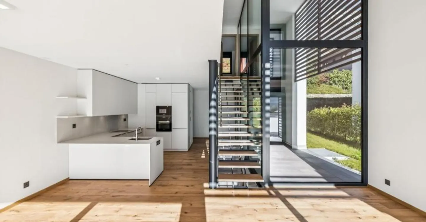 Contemporary Villa with Stunning Views - Photo 5 of 13