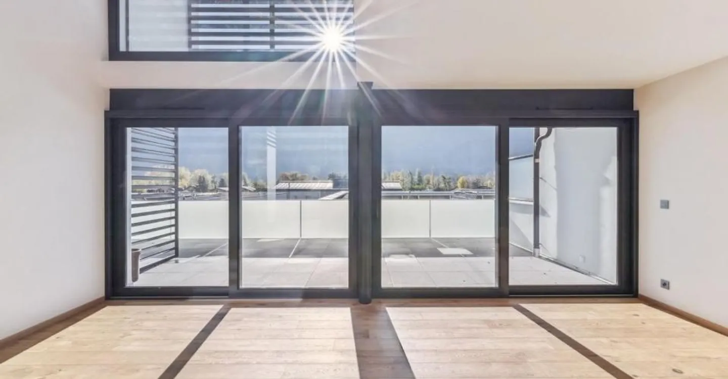 Contemporary Villa with Stunning Views - Photo 7 of 13