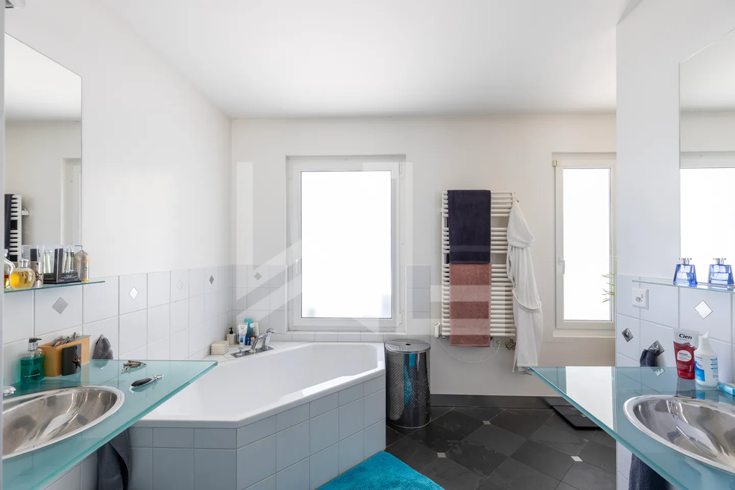 Belle propriété contemporaine avec vue panoramique - Photo 17 sur 23