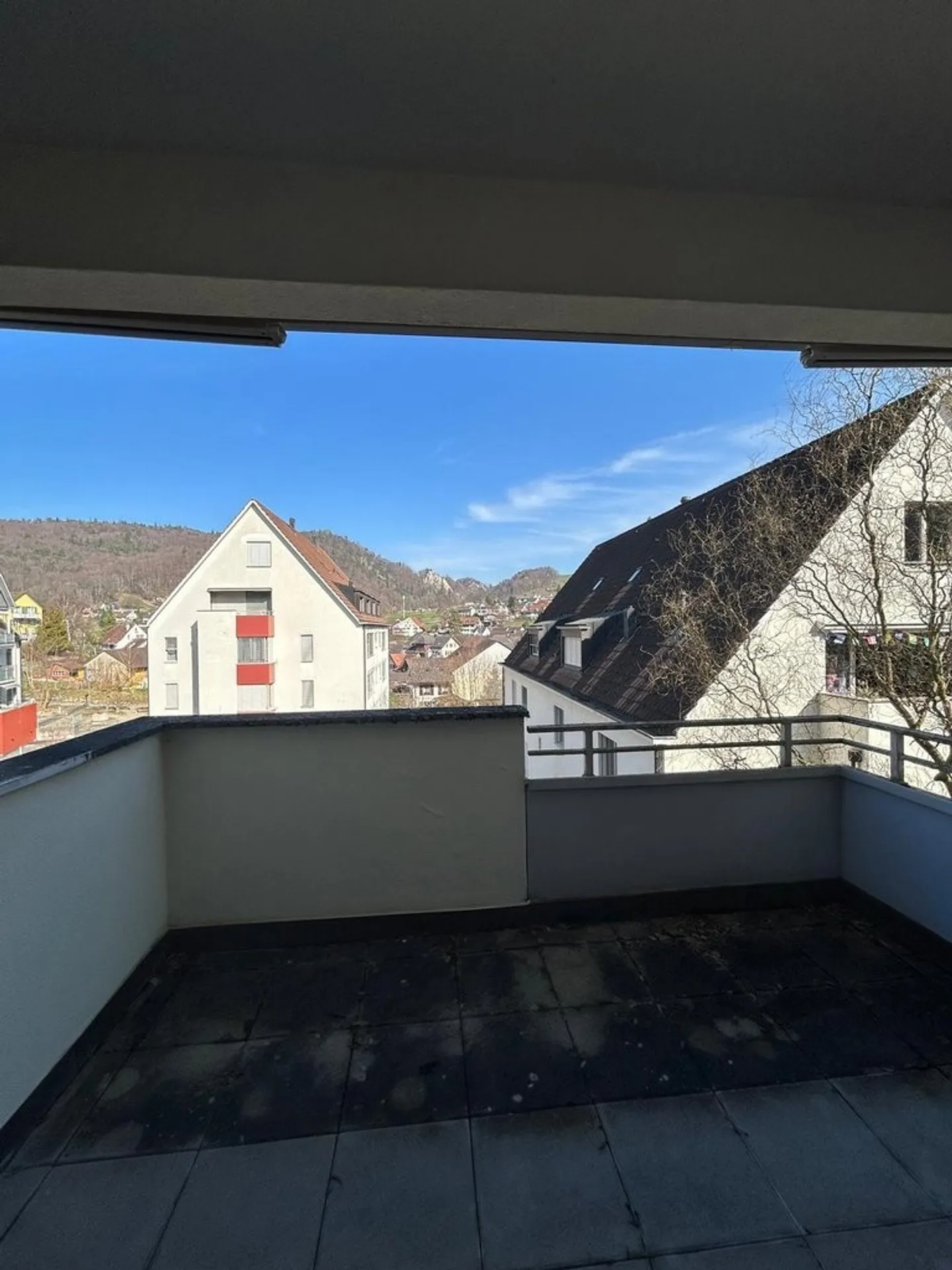 Vivere con vista - Luminoso appartamento di 3,5 stanze a Reigoldswil - Foto 8 di 9