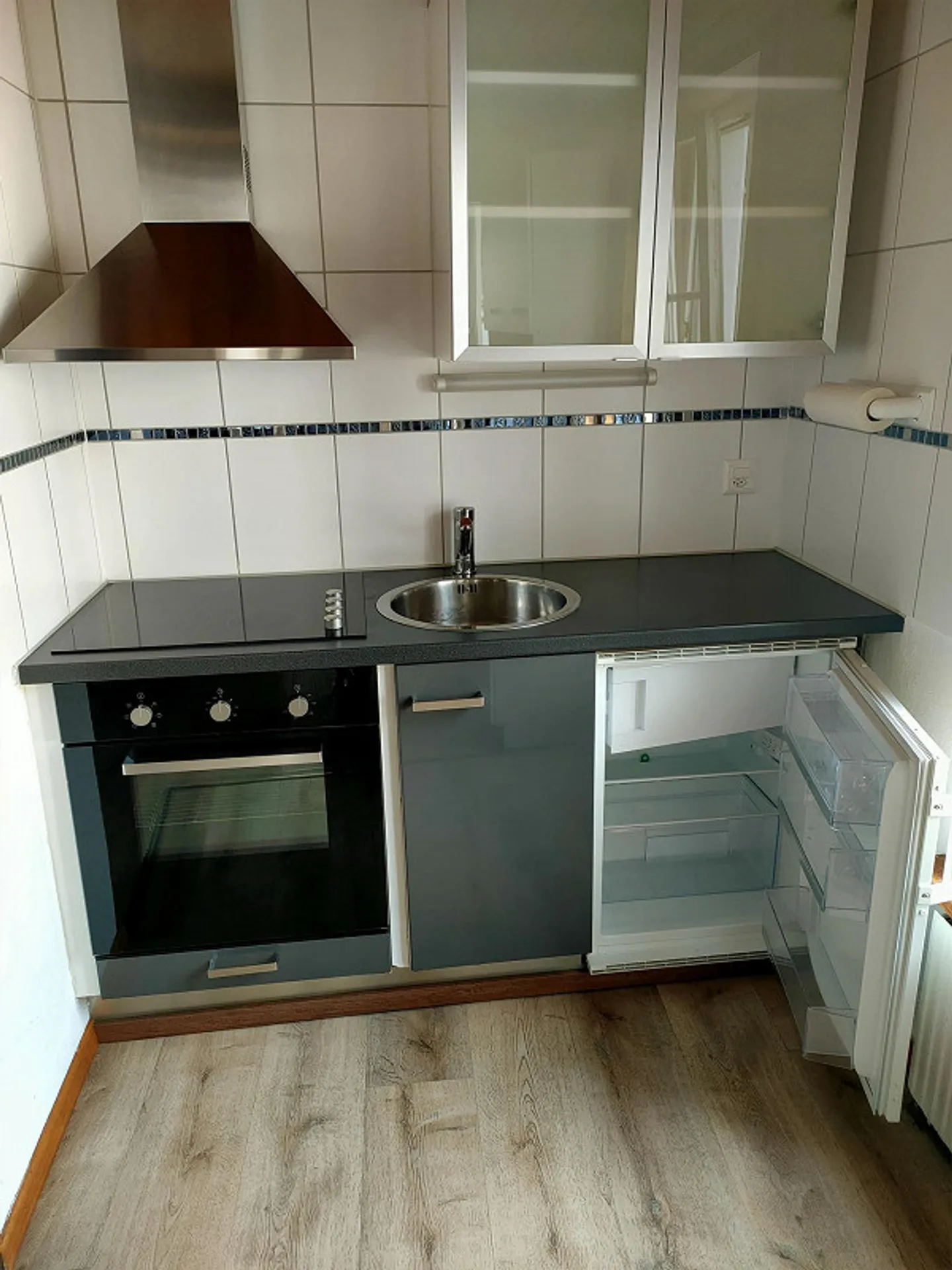 Appartement de 2,5 pièces avec balcon, en plein centre - Photo 1 sur 4