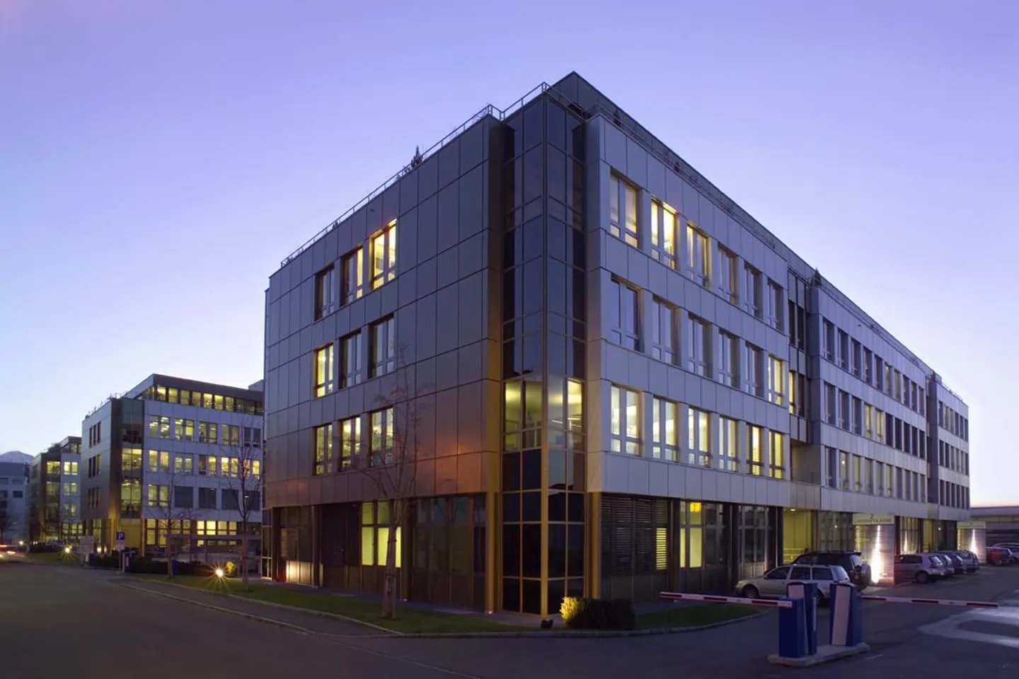 Bureaux modernes avec visite virtuelle - Découvrez maintenant ! - Photo 1 sur 10