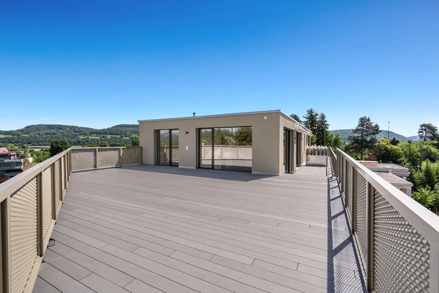 Moderne Attikawohnung mit Terrasse - Foto 1 von 8