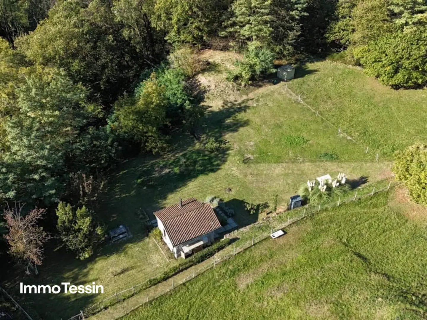 OPPORTUNITÀ: Rustico ultra moderno in una posizione unica con un enorme terreno di 4500 m2 e assoluta privacy - Foto 2 di 13